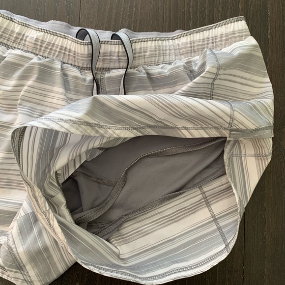 Lululemon athletic shorts SIZE 6. White/Grey stripe with interior waistband tie - Picture 6 of 6